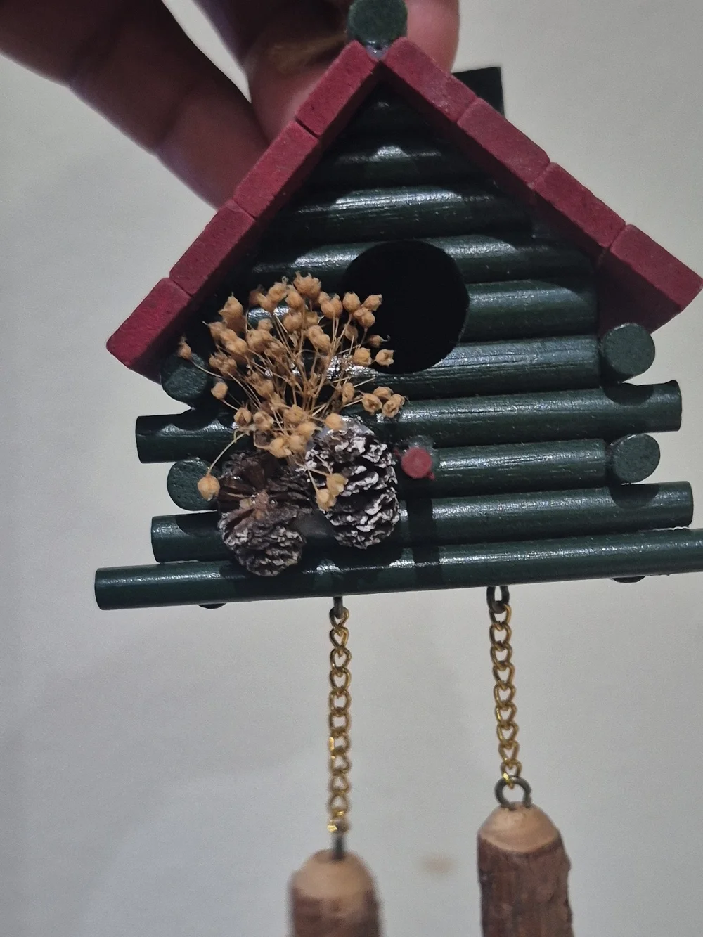 VTG. Holiday Cabin Ornament Set -4 Green and Red Rustic Wood